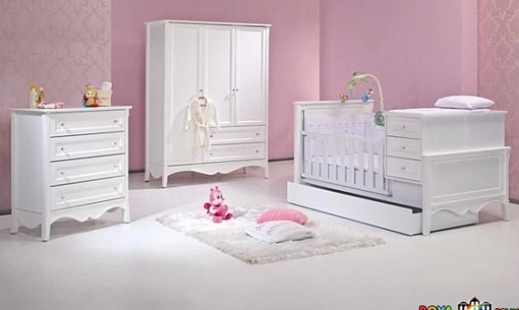 Çok şık beyaz renkli bebek odası dekorasyonları